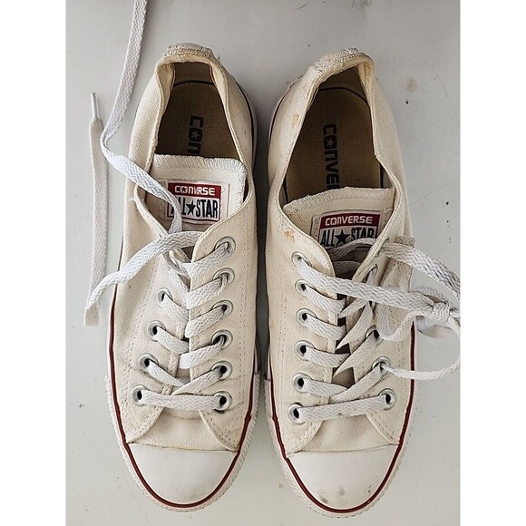 Converse Chuck Taylor All Star White Low Top Sneaker in Women's Size 7 Mens Sz 5 - Picture 1 of 16